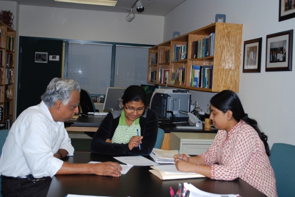 Students at Murthy research Lab
